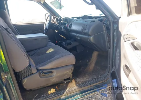 1998 Dodge Ram 1500 z USA, uszkodzony, nr VIN 1B7HF13Z3WJ213495